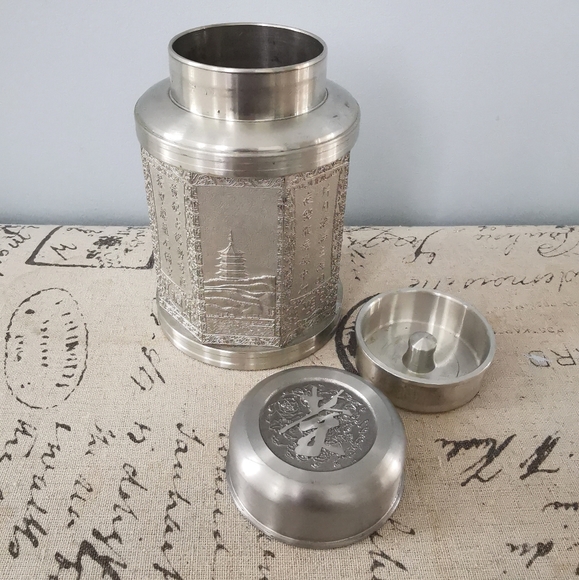 Oriental Octagonal Tin-metal Can - Picture 5 of 7